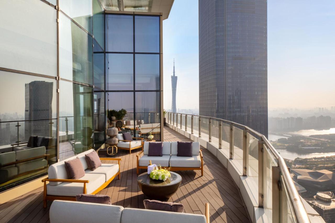 Jumeirah Living Guangzhou - Complimentary Shuttle Bus To Canton Fair Complex Экстерьер фото
